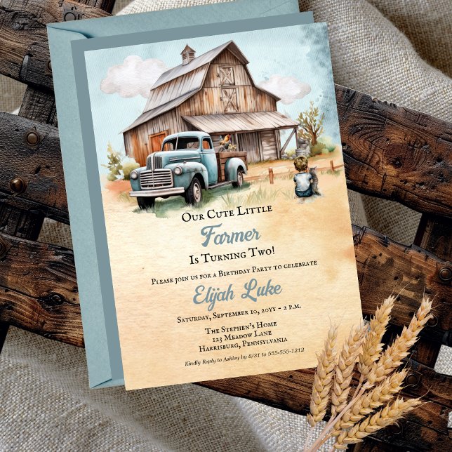 Den lilla jordbrukaren håller på att bli två andra inbjudningar ("Our Cute Little Farmer Is Turning Two!" Boy 2nd Birthday Party Rustic Truck | Barn Invitation)