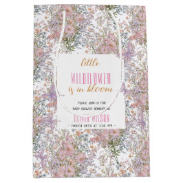 Den lilla vildblomman är i en bloombabydusch