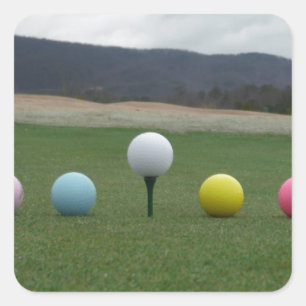 Den ljusa färgaden Golf Bollar på ett berg Fyrkantigt Klistermärke