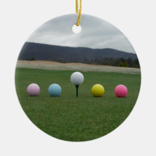 Den ljusa färgaden Golf Bollar på ett berg Julgransprydnad Keramik