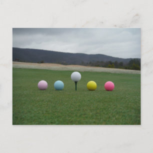 Den ljusa färgaden Golf Bollar på ett berg Vykort