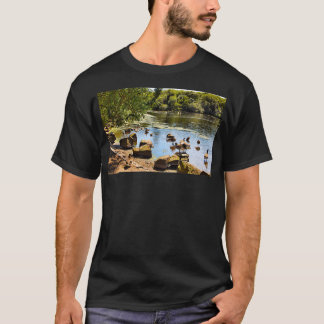 Den lokala anka-dammen t shirt