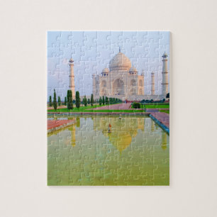 Den lugna fredliga Världsberömda Taj Mahal vid Pussel