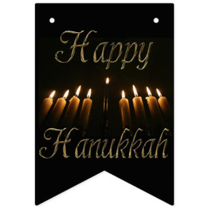 Den lyckliga Hanukkah lampmenoran tänder Vimplar