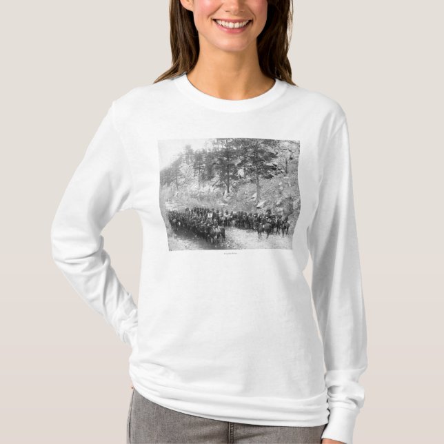Den militära manar ror in på hästrygg fotograferar tee shirt (Framsida)