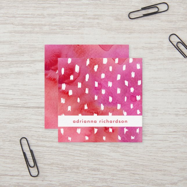 Den moderiktiga rosan och den röda vattenfärgen fyrkantigt visitkort (Fram/Back In Situ)