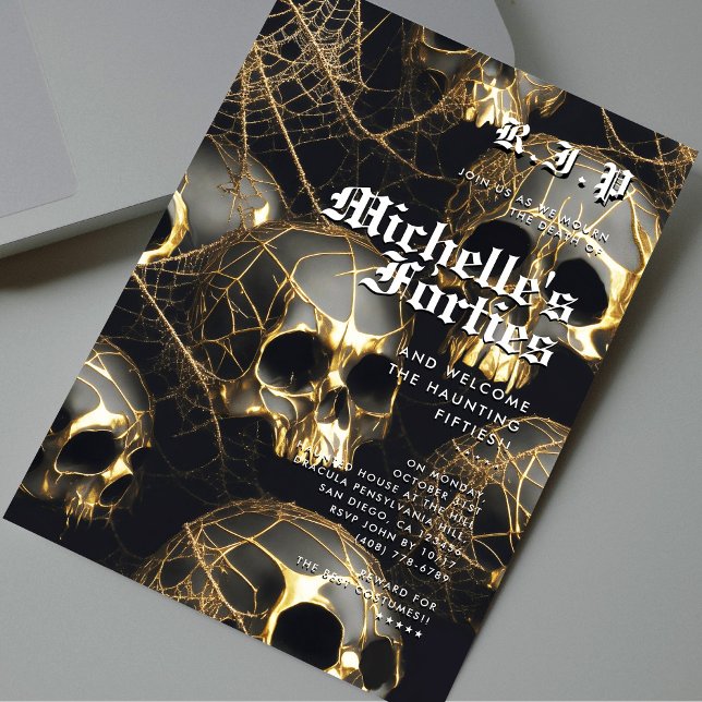 Den moderna 50:e födelsedagen Halloween Black Guld Inbjudningar (Modern 50th Birthday Halloween Black Gold Skull Invitation
)