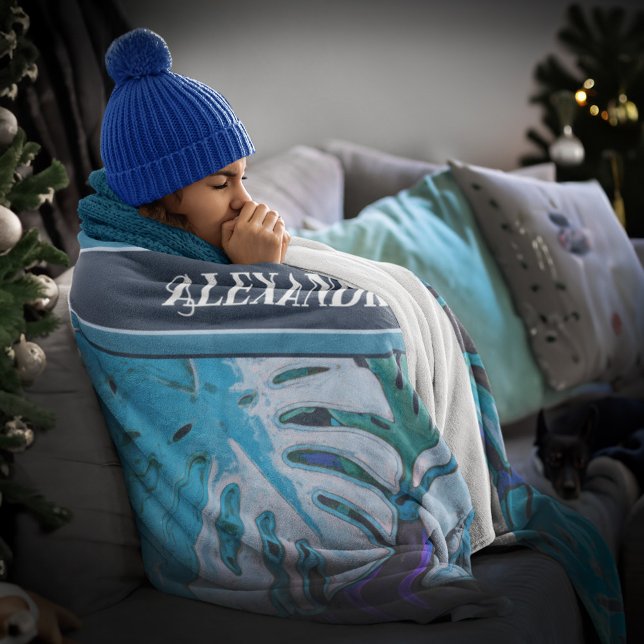 Den moderna Anpassningsbarna Nature Tropical Blue  Fleecefilt (Nature Tropical Blue Leaf Pattern Modern Custom Fleece Blanket is wonderful to keep you warm.)