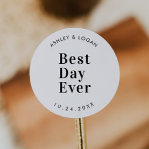 Den moderna bröllopsfavoriten i MBest Day Runt Klistermärke