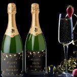 Den moderna eleganten guld stjärnor i dagstidninge<br><div class="desc">Elegant,  klassiskt,  glamoröst och giftigt stil födelsedag. En klassisk svart bakgrund som dekoreras med faux guld-stjärnor som droppar. Med texten: 50 (eller någon ålder) födelsedag. Anpassa och lägg till en namn skriven med ett modernt handskript i stil.</div>