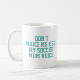 Den moderna fotbollskassan morsa i fotboll i fotbo kaffemugg