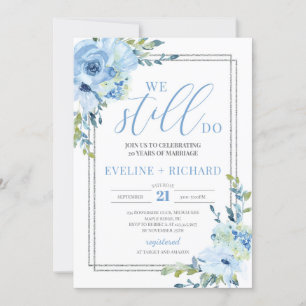 Den moderna handskrivna blå blommigten silver, vi inbjudningar