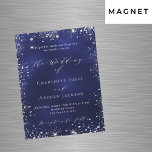 Den moderna lyxen bröllop i silver magnetisk inbjudningskort<br><div class="desc">En marin blå bakgrund,  dekorerad med faux silver glitter,  gnistor. Den blå färg är ojämn. Anpassa och lägg till namn och information.</div>