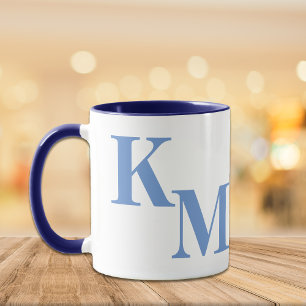 Den moderna minimalistiska Bleken Blue Brev Monogr Mugg
