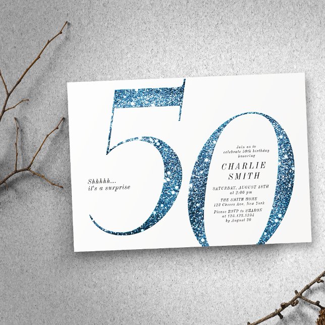 Den moderna minimalistiska faux blue glitter 50-år inbjudningar (Modern minimalist faux blue glitter 50th birthday invitation)