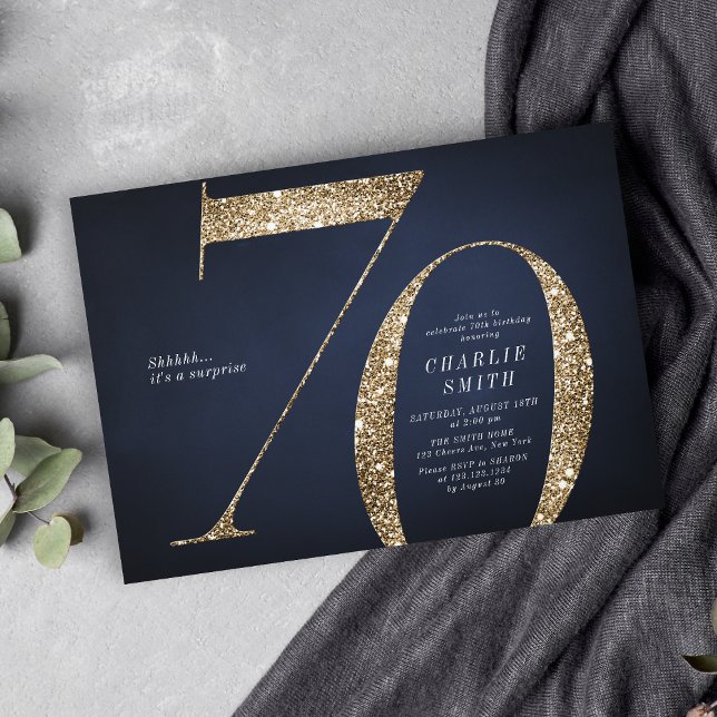 Den moderna minimalistiska flottan guld glitter fy inbjudningar (Modern minimalist navy gold glitter 70th birthday invitation)