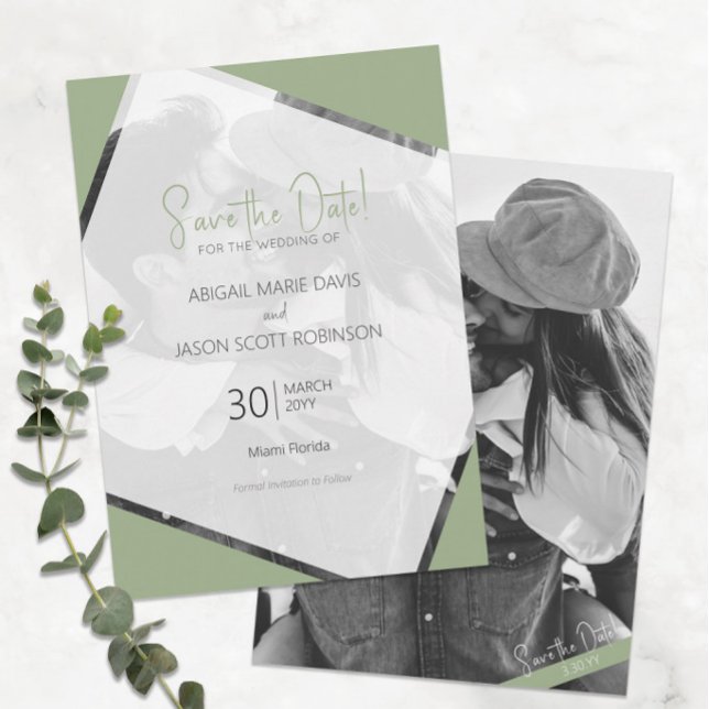 Den moderna minimalistiska Grönten Bröllop spara d Inbjudningar (Modern Minimalist Sage Green Wedding Save the Date with Black and White Engagement Photo)