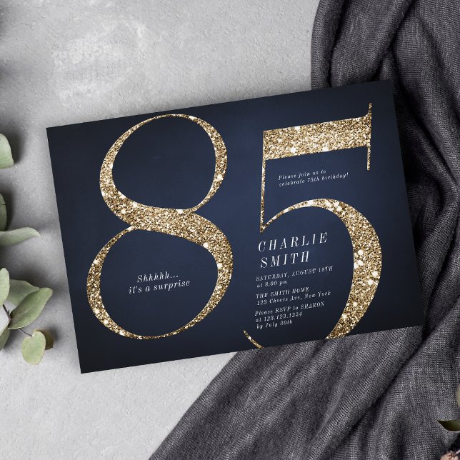 Den moderna minimalistiska marinen guld glitter 85 inbjudningar (Modern minimalist navy gold glitter 85th birthday invitation)