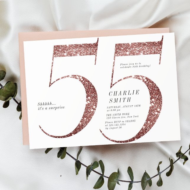 Den moderna minimalistiska ro guld glitter 55-årsd inbjudningar (Modern minimalist rose gold glitter 55th birthday invitation)