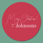 Den moderna röda julfamiljen runt klistermärke<br><div class="desc">Detta är ett modernt God jul-mönster. Det är i fräckt rött och vitt och har budskapet "God jul! från Johnsons". Perfekt för din julklapp, sändningstillbehör, kuvertsälar och fester gynnar sälar den här festsäsongen. Om du vill anpassa dig lägger du bara till ditt namn i textrutan Anpassa. Här kan du också...</div>