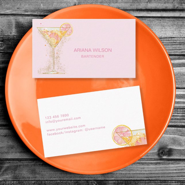 Den moderna Rosan Bartender Cocktail Bow Pub Klubb Visitkort (YELLOW COCKTAIL IN MARTINI GLASS ON A BLUSH PINK BACKGROUND BARTENDER BUSINESS CARD)