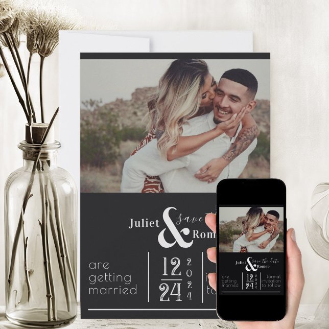 Den moderna svarta och vita Blommigten sparar datu Inbjudningar (elegant black and white save the date wedding invitation with couple's photo)