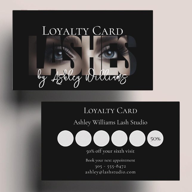 Den moderna typografin "LASHES by"-konstnär Lojalitetskort (Skapare uppladdad)