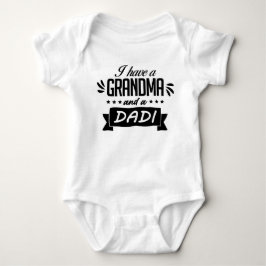 Den multikulturella bodykosten i baby firar mormor t shirt