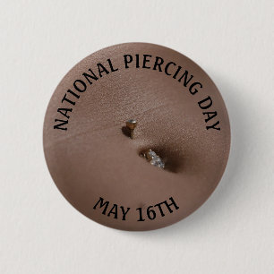 Den nationella Piercingen Dag 16 maj - knapp för ä