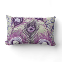 Den nätt purpurfärgade påfågeln befjädrar elegant