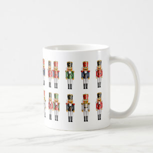 Den nötliknande nötknäppareleksaken tjäna som kaffemugg