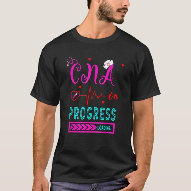 Den nya framtida CnaNurse Grad pågår T Shirt (Framsida)