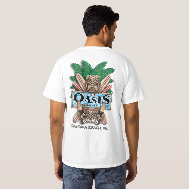 Den oasTiki puben och grillar T-tröja (vit) T Shirt (Hel baksida)