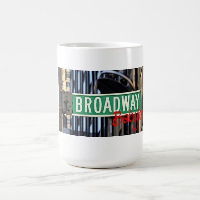 DEN OFFICIELLBROADWAY BABYLON MUGGEN!! KAFFEMUGG (Center)