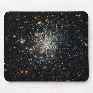 Den öppna stjärnan samla i en klunga NGC 411 Musmatta