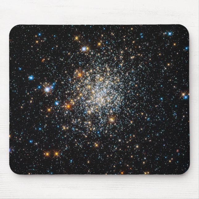 Den öppna stjärnan samla i en klunga NGC 411 Musmatta (Framsidan)