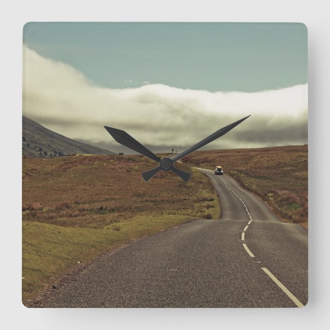 Den öppna vägen fyrkantig klocka (Framsida)