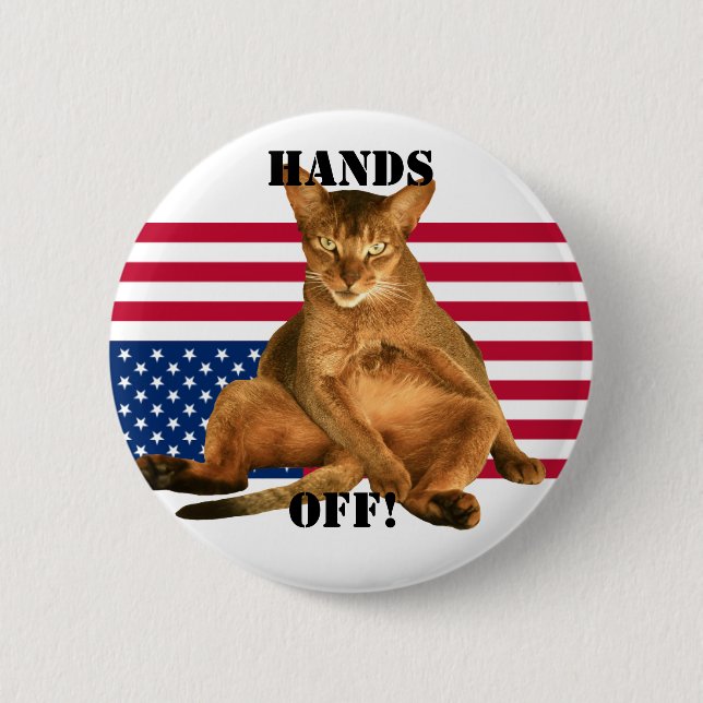 den otäcka kvinnan klämmer fast knapp (Framsida)