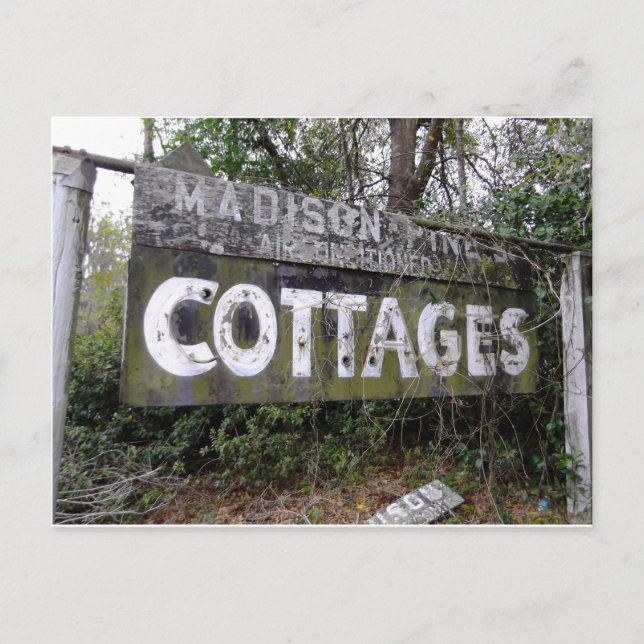 Den övergav motoriska gästgivargården undertecknar vykort (Framsida)