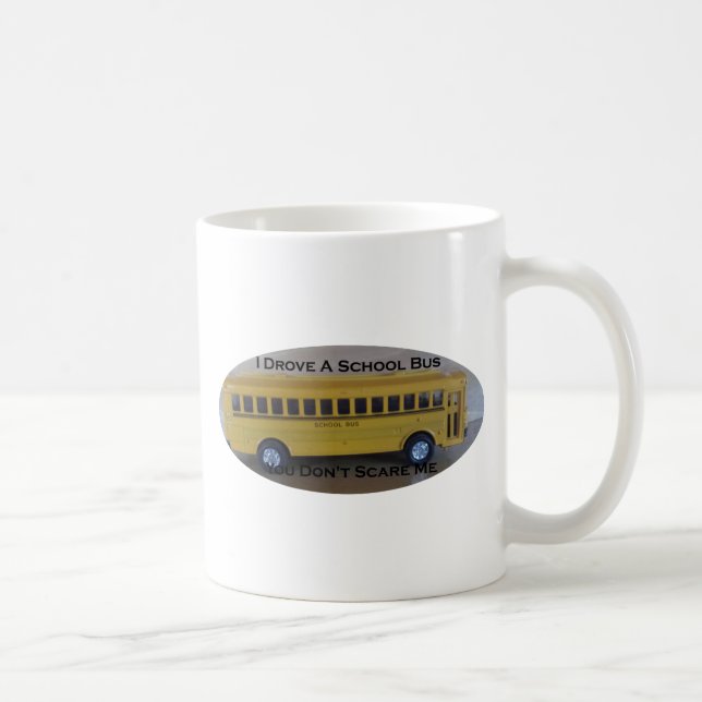 Den pensionerade bussförare skrämmer du inte mig kaffemugg (Höger)