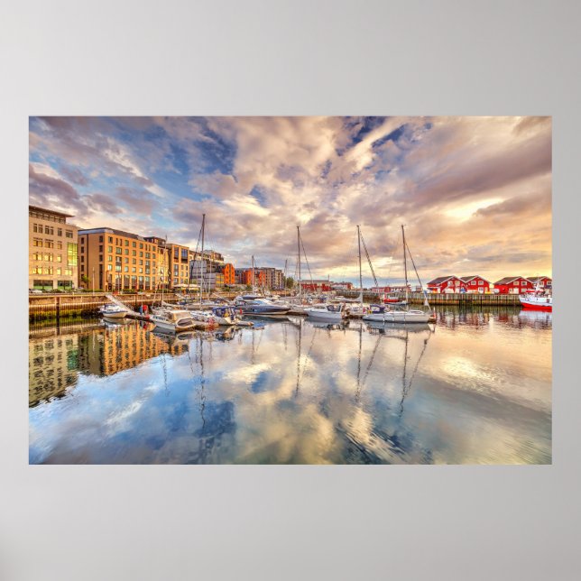 Den pikturesska hamnen i Bodo, Norge Poster (Framsidan)