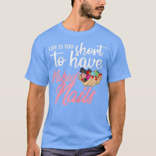 Den polska kvinnoofferten Nagel för en Nail-konstn T Shirt