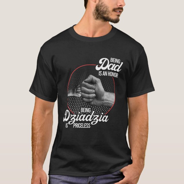 Den polske farfar Dziadzia är ovärderlig Far T Shirt (Framsida)