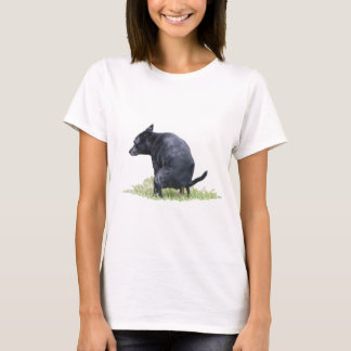 Den Pooping hunden grubblar T-shirt