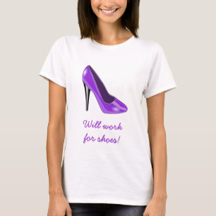 Den purpurfärgade kickhälet skor T-tröja T-shirt