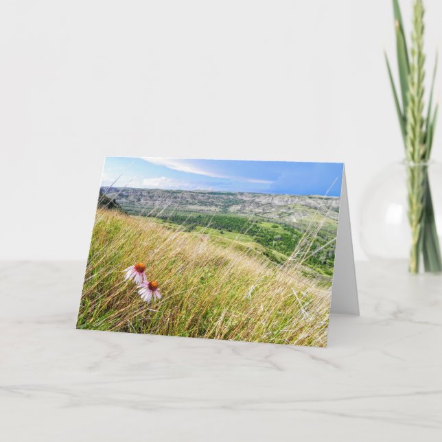 Den purpurfärgade kotteblomman med en beskåda kort (Framsida)