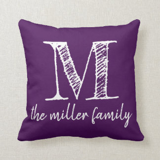 Den purpurfärgade Monogrammed familjen kudder Kudde