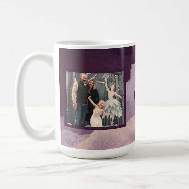 Den purpurfärgade vattenfärgen fördunklar foto två kaffemugg (Vänster)