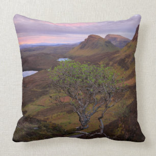 Den Quiraing soluppgången landskap på Skye Kudde