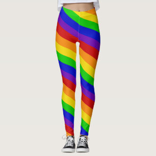 Den randiga regnbågefärgdamasker VARAR STOLT ÖV Leggings